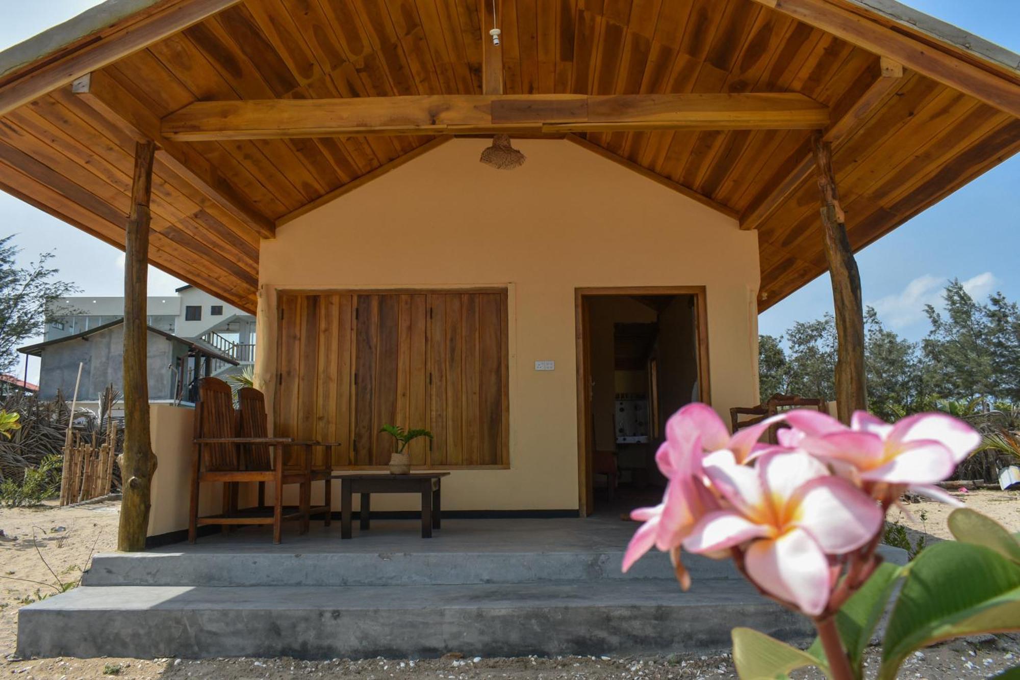 Salty Alchemy Apartment Vịnh Arugam Ngoại thất bức ảnh